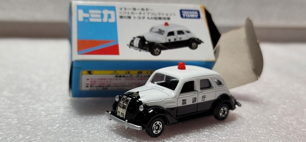Takara Tomy Tomica Toyota AA Patrol Car Tokyo Metropolitan Police Mini Car