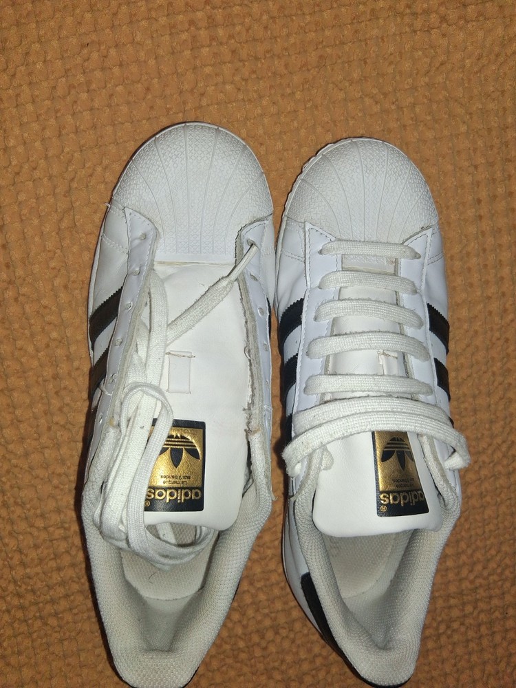 Size 9 - Adidas Superstar OG W
