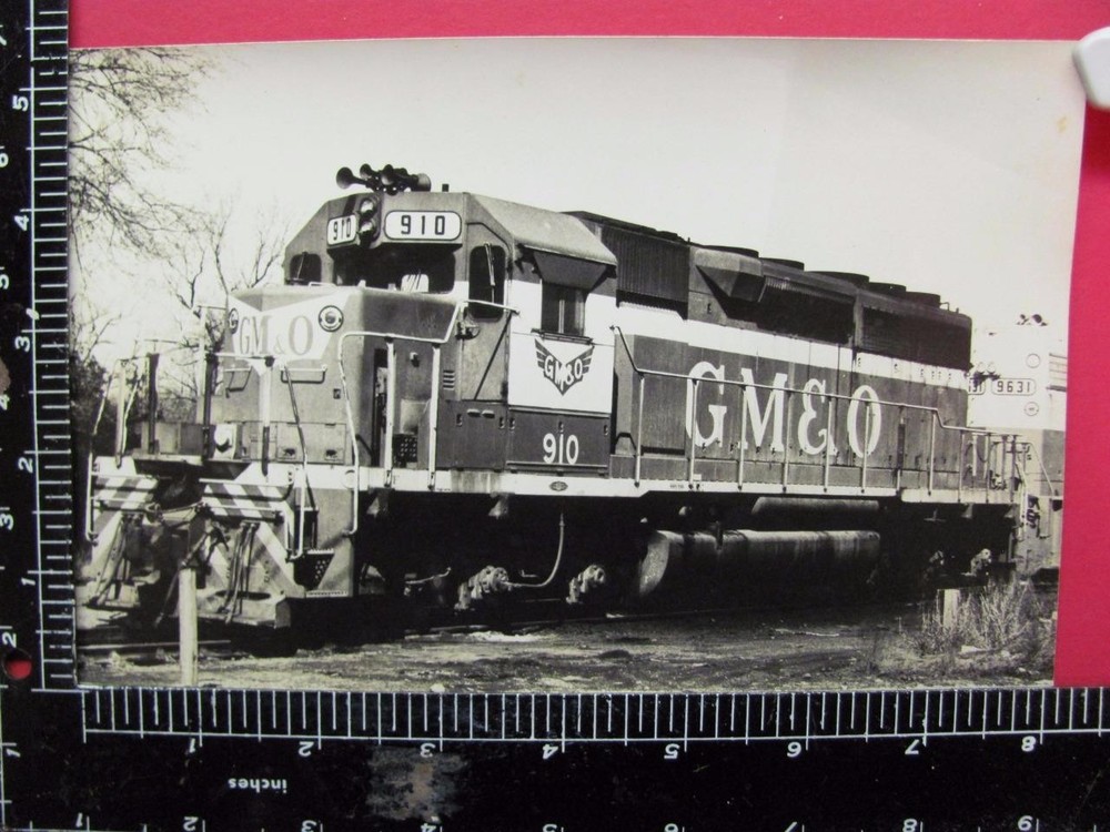 Gulf Mobile & Ohio Railroad Diesel Locomotive #910 Bw Photo Gm&O Rr History