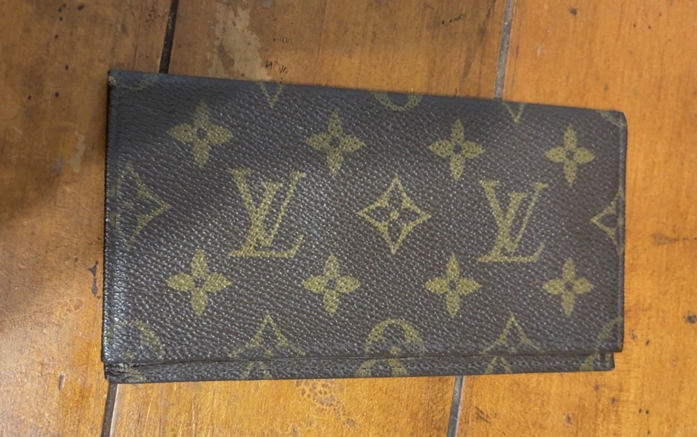 Authentic Louis Vuitton Checkbook Holder/Wallet- Monogram