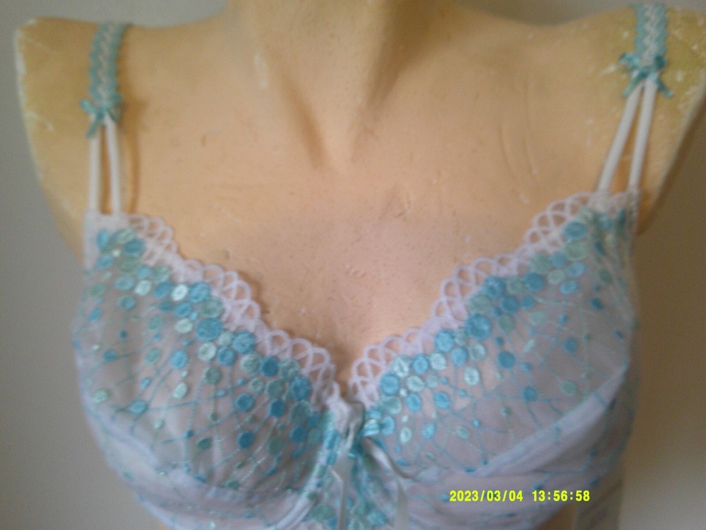 32DD - New Young Attitude 'Fizz' Underwired  Bra White/Turquoise size UK 32DD