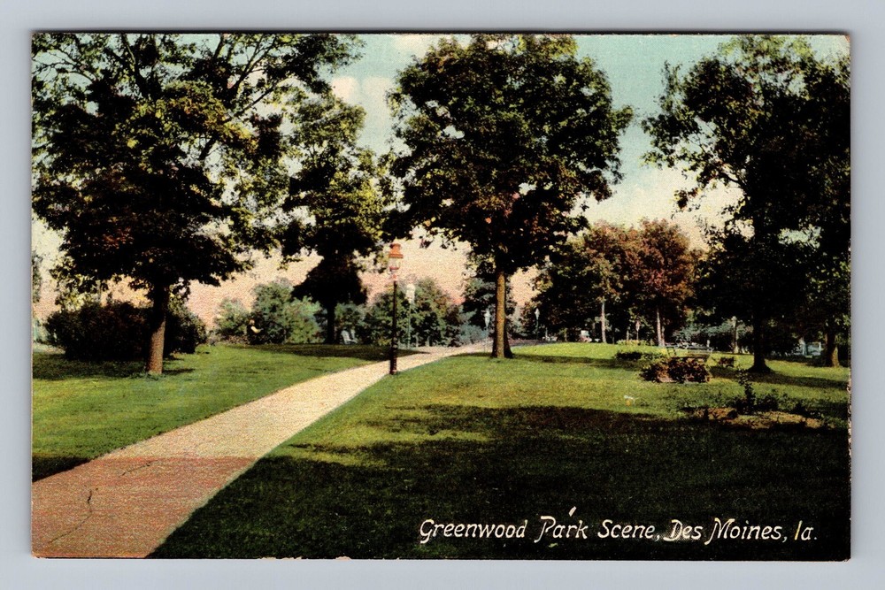 Des Moines IA-Iowa Greenwood Park Scene Vintage Postcard