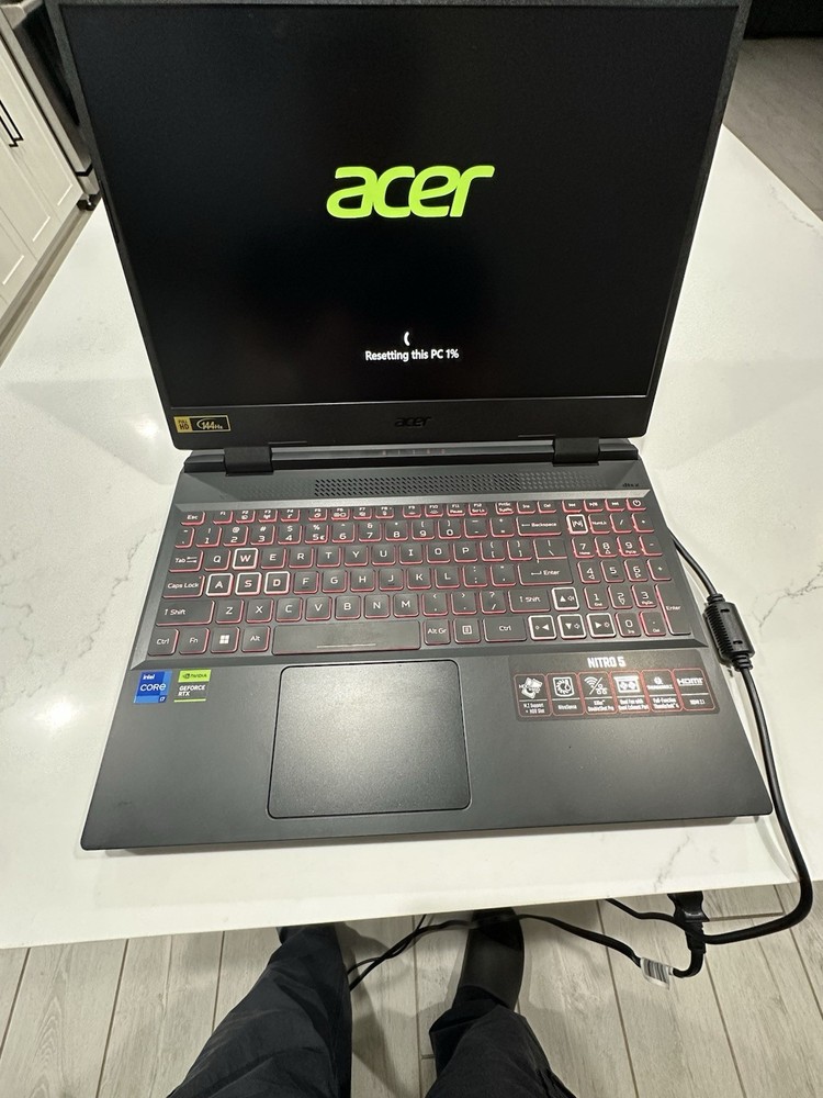 Acer Nitro 5 gaming laptop with i7, RTX 4050, 16GB RAM, 512GB SSD in great condition-image