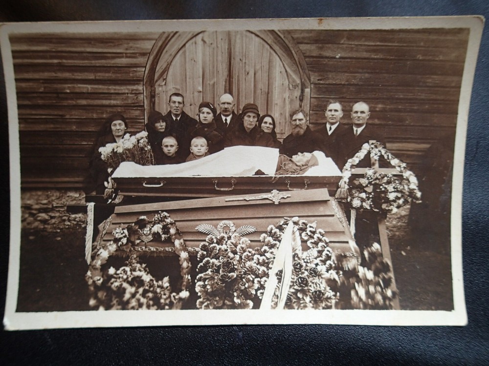1930-s OLD LADY POST MORTEM OPEN COFFIN ORIGINAL VINTAGE PHOTO EUROPE