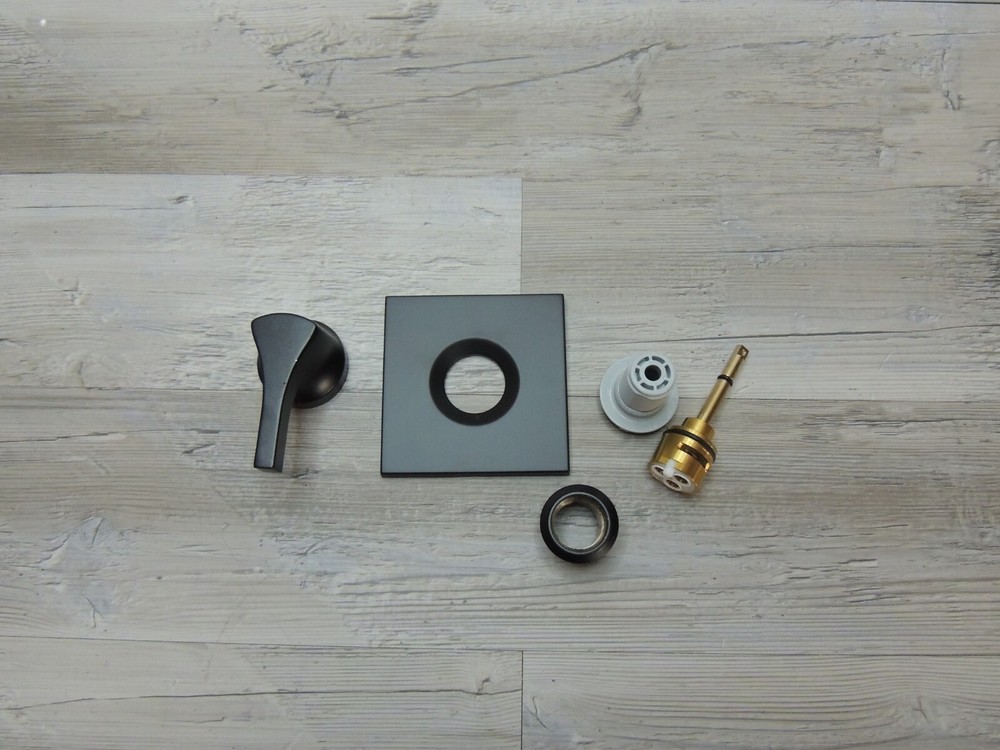 Delta T11874-BL Zura 3-Setting 2-Port Diverter Trim in Matte Black