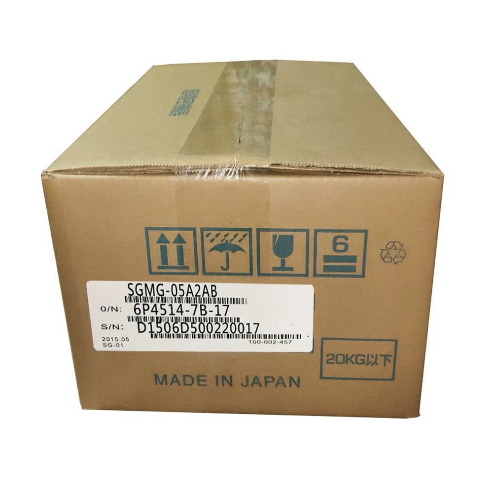 1PC New In Box YASKAWA SGMG-05A2AB Servo Motor