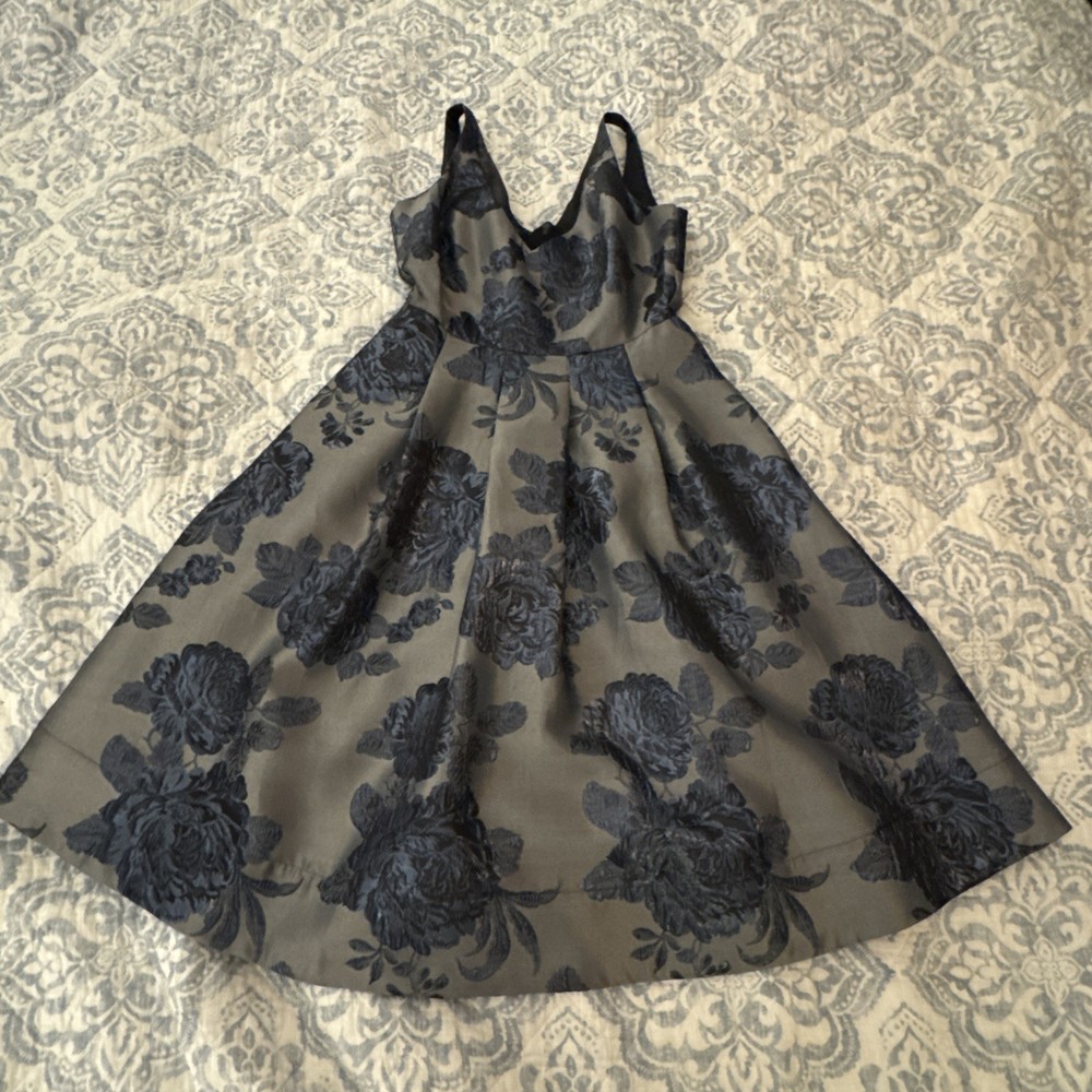 White House Black Market Fit & Flare Size 4 Cocktail Dress Blue And Silver