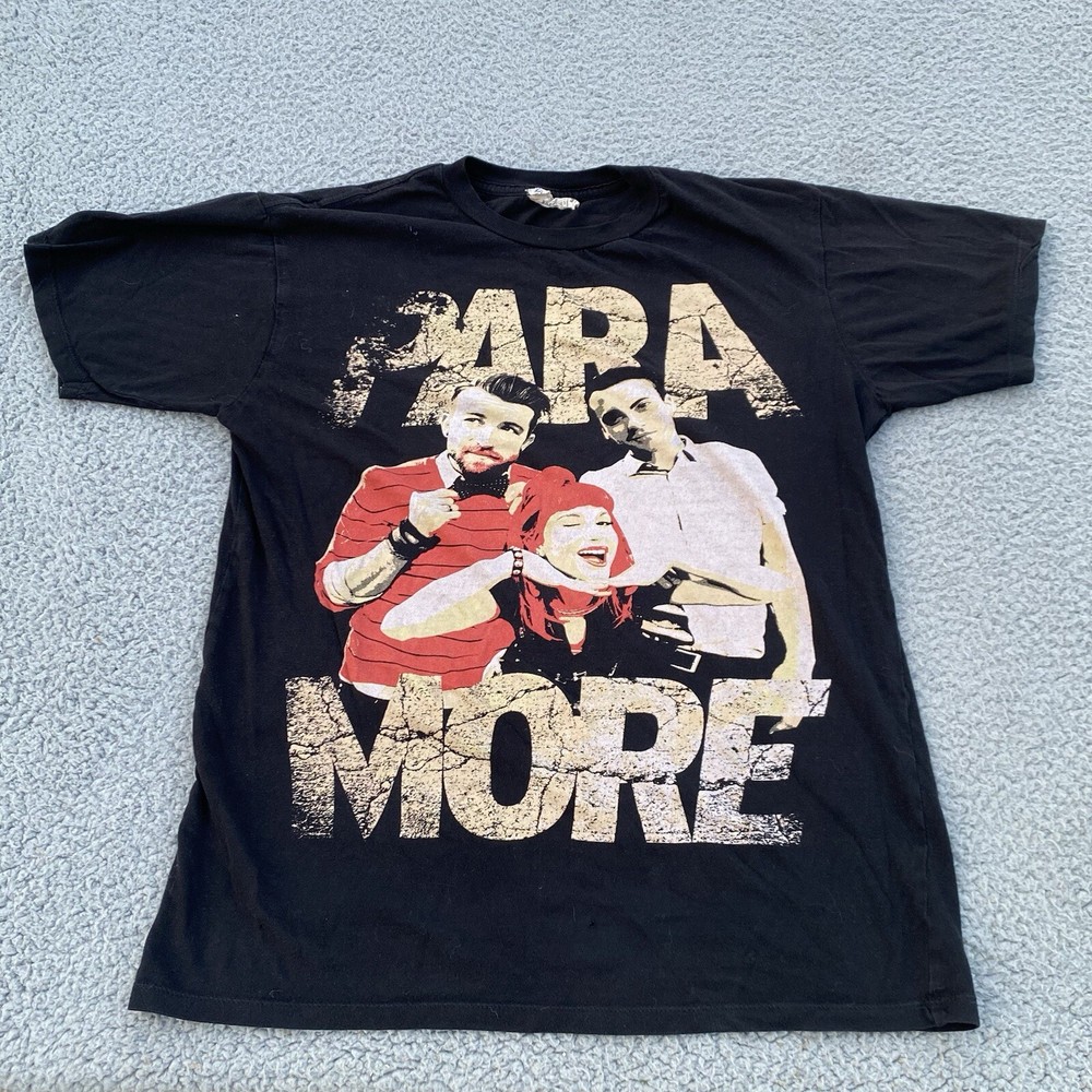Vintage PARAMORE Startee Black T-shirt Size Medium READ