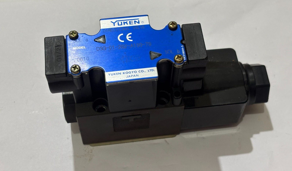 1PCS NEW for YUKEN Solenoid valve DSG-01-2B2-A100-70