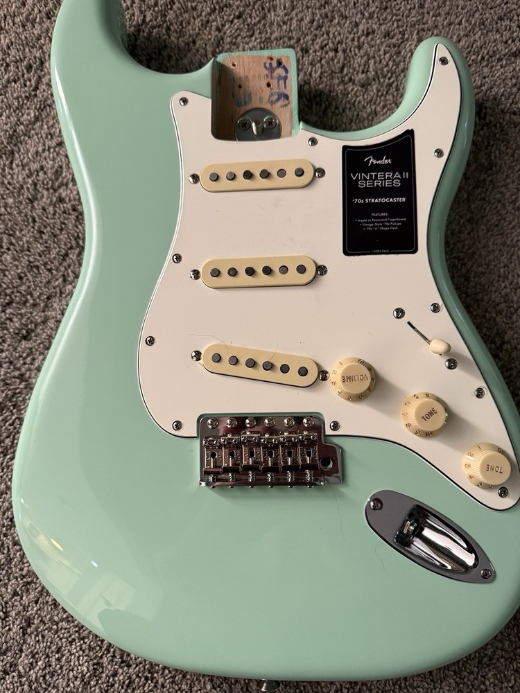 Fender Vintera II 70s RI Stratocaster Strat LOADED BODY, 1970s Surf Green