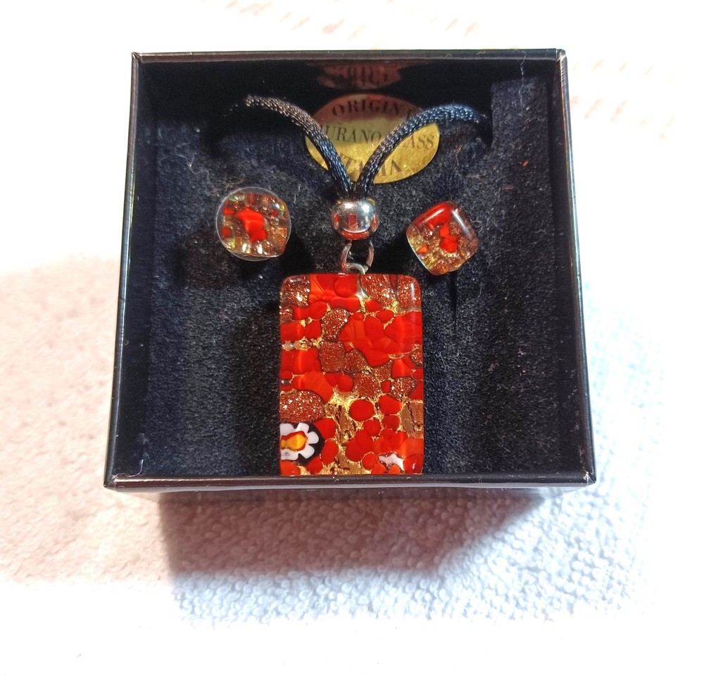 New Red Murano Glass  Pendant Necklace Earring Set, Italia