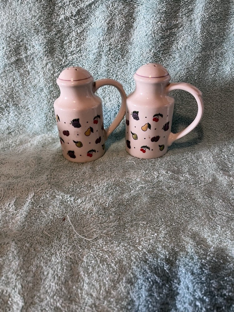 Cambell’s Heritage Collection Orchard Fruit Salt And Pepper Shakers