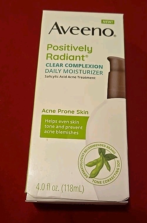 Aveeno Positively Radiant Daily Moisturizer, SPF 15, 4 oz Exp: 10/2025 NEW