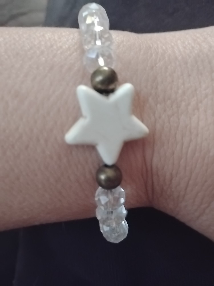 Christmas star Stretchy Bracelet, Size 6 To 7 Wrist