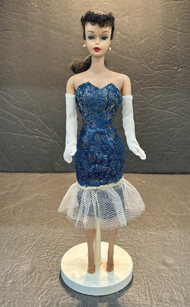 Vintage Barbie Clone Hong Kong Fab-Lu Babs Cobalt Blue Golden Charmer