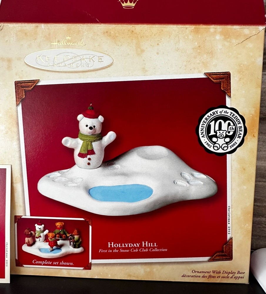 2002 Hallmark Keepsake Ornament Hollyday Hill 1st In Snow Cub Club Collection