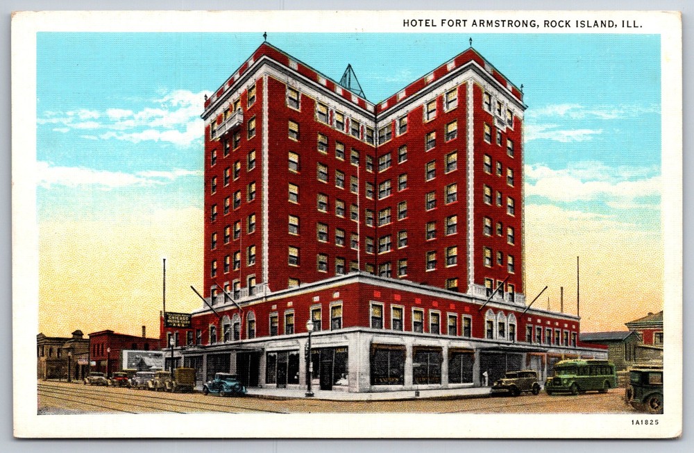 Rock Island Illinois~Hotel Fort Armstrong Brick Bldg~Cars~Sign~1940s Linen PC