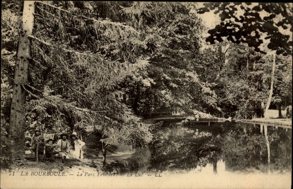 Le Parc Forestier La Bourboule Puy de Dome France vintage postcard s237