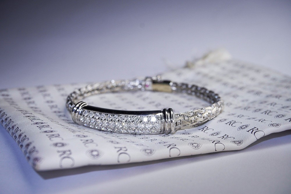 Vintage Roberto Coin 18K White Gold Silk Weave VS1 Diamond Bracelet #18728