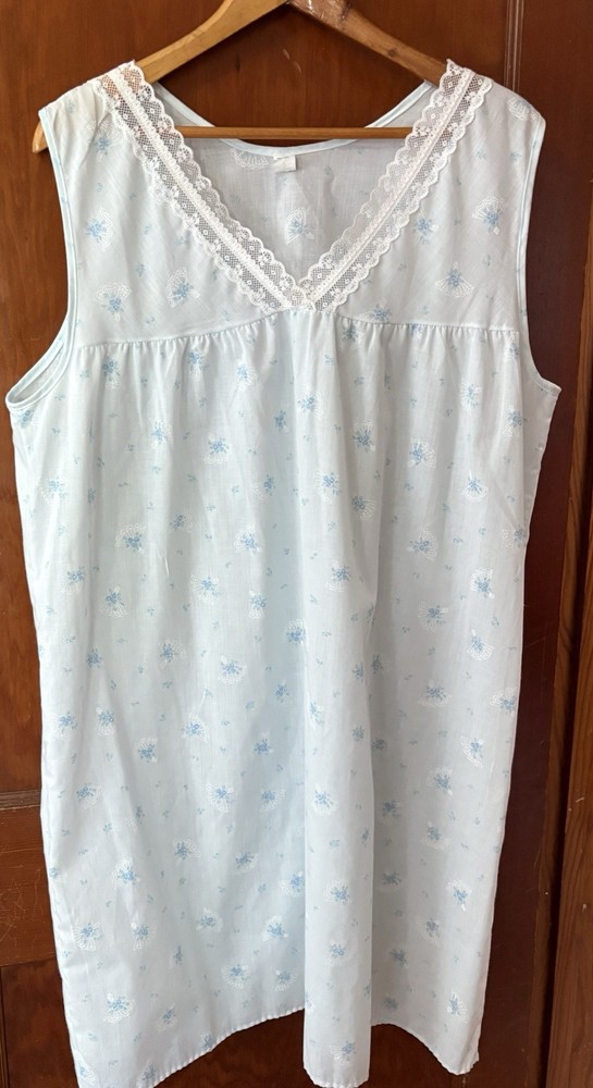 Flower & Fans Print Nightgown Size XX Cotton Polyester With Lace Trim Blue