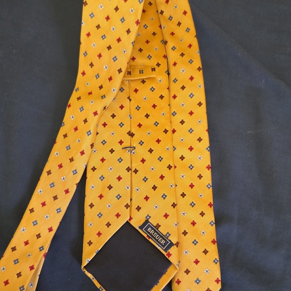 Breuer Men's Silk Geometric Tie Yellow Red Blue White Twill Logo Accent