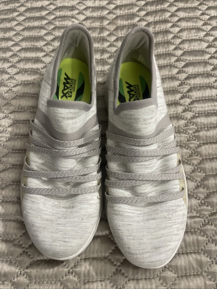 Skechers Goga Max Women's 7.5 Tan Athletic Shoe.  Lightweight Excellent Cond