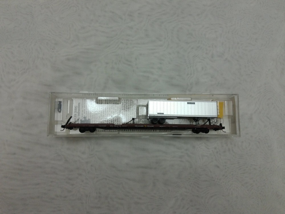 Micro Trains 71013 N Scale Trailer Train With Vermont R.R. Van Trailer
