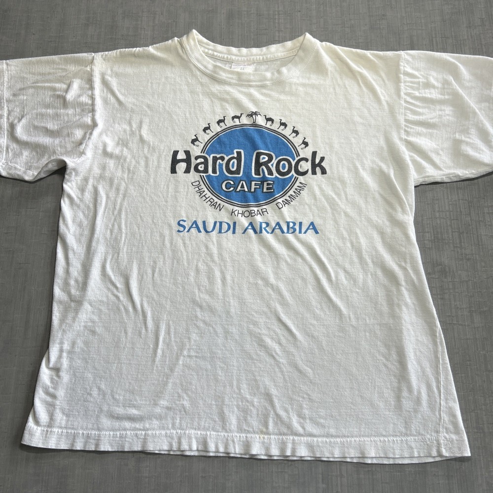 Vintage Hard Rock Cafe Saudi Arabia Graphic Print T Shirt Size Medium Camel