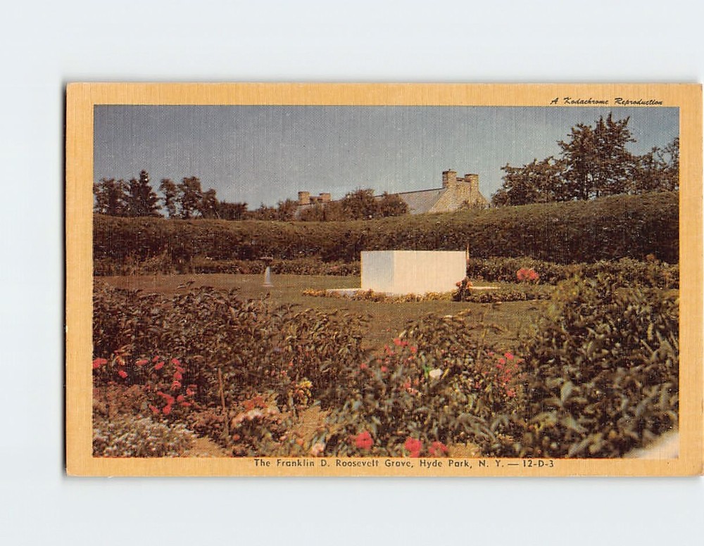 Postcard The Franklin D. Roosevelt Grave, Hyde Park, New York