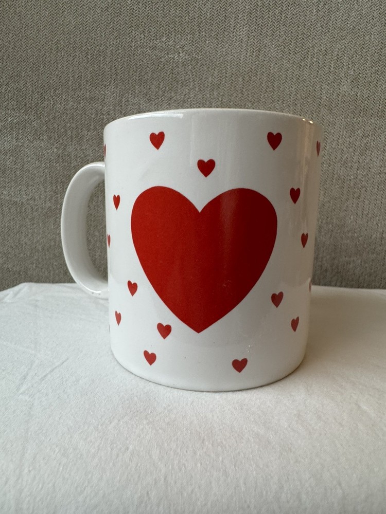 Vintage 1984 Lillian Vernon Heart Valentine’s Day Coffee Tea Mug - Made in Japan
