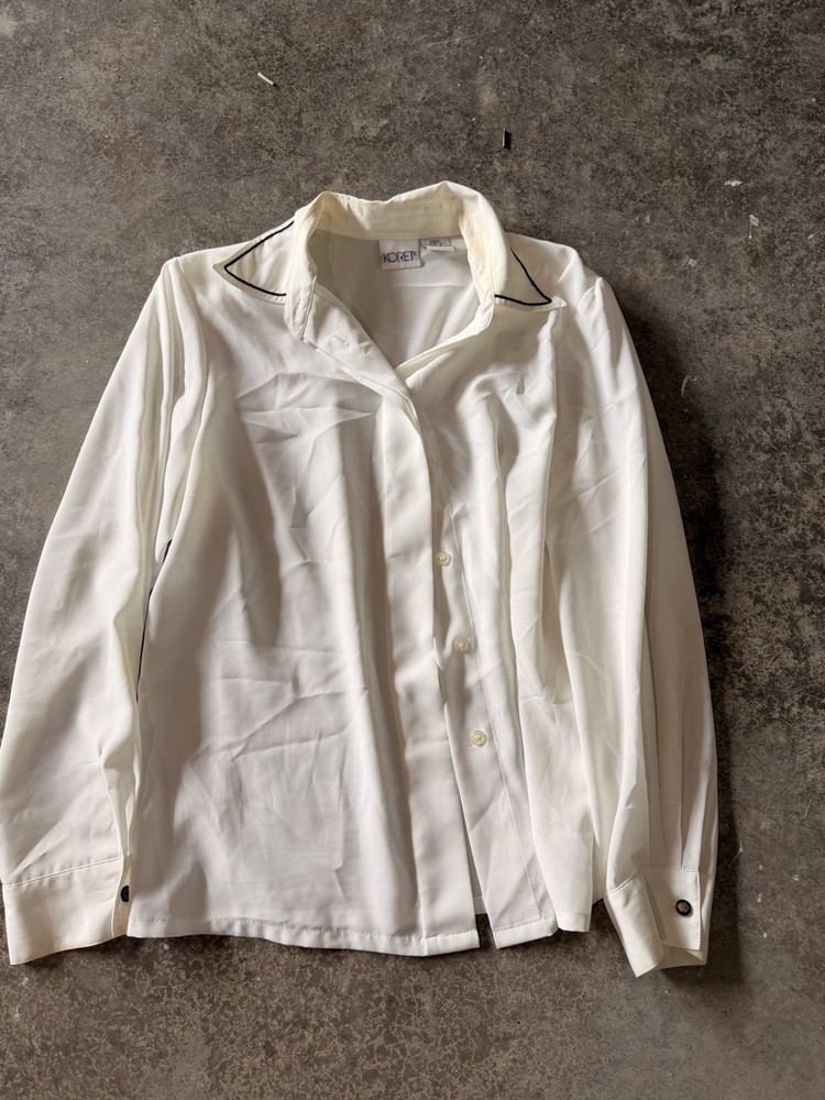 Koret White Solid Button-Up Collared Long Sleeve Woven Polyester Blouse 12