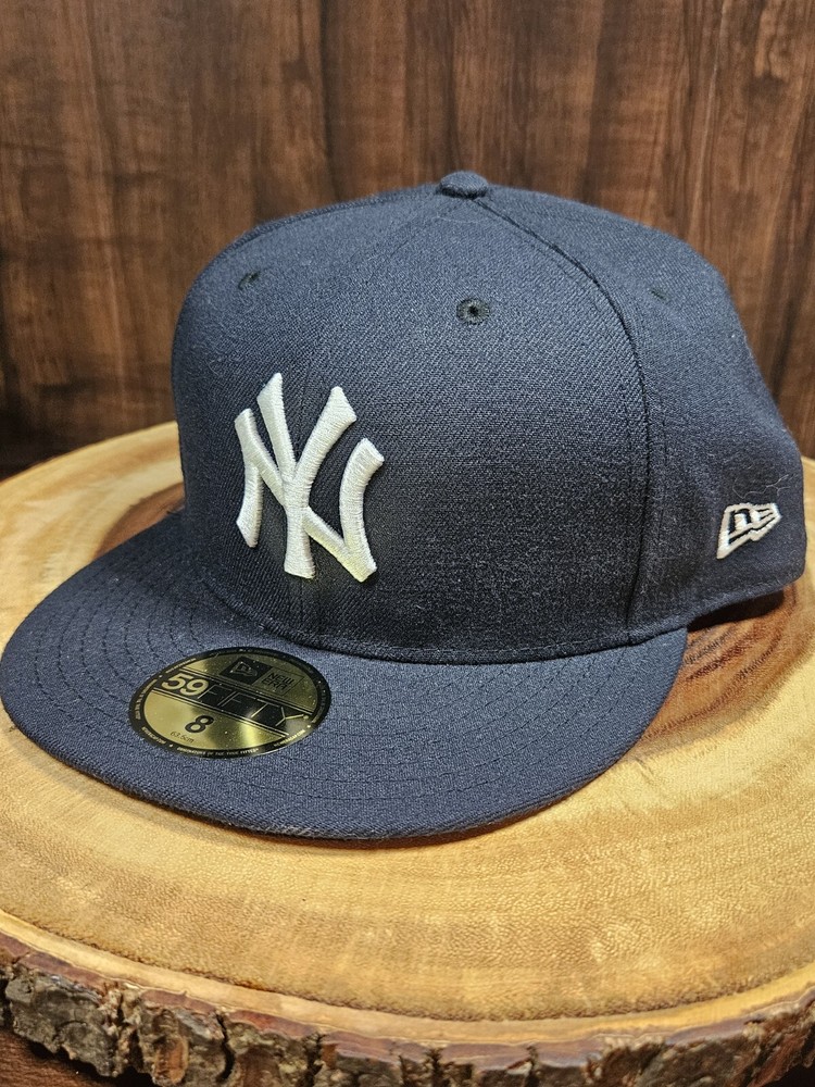 New York Yankees New Era 59Fifty Fitted Hat Cap Size 8 MLB Baseball Classic