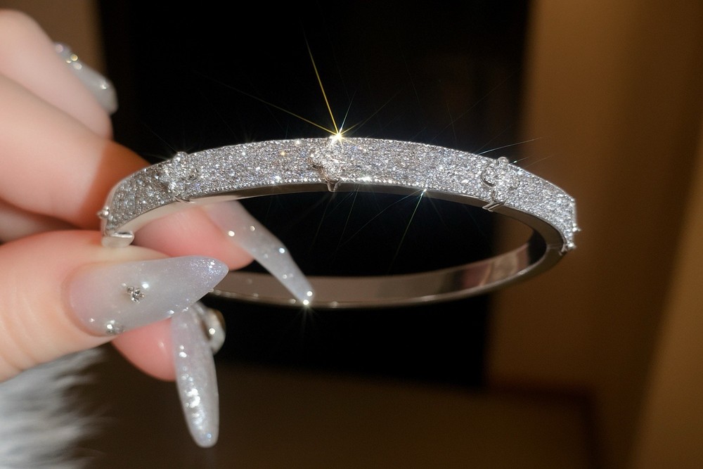 Silver PVD Bracelet – Waterproof, Elegant & Durable Women’s Jewelry