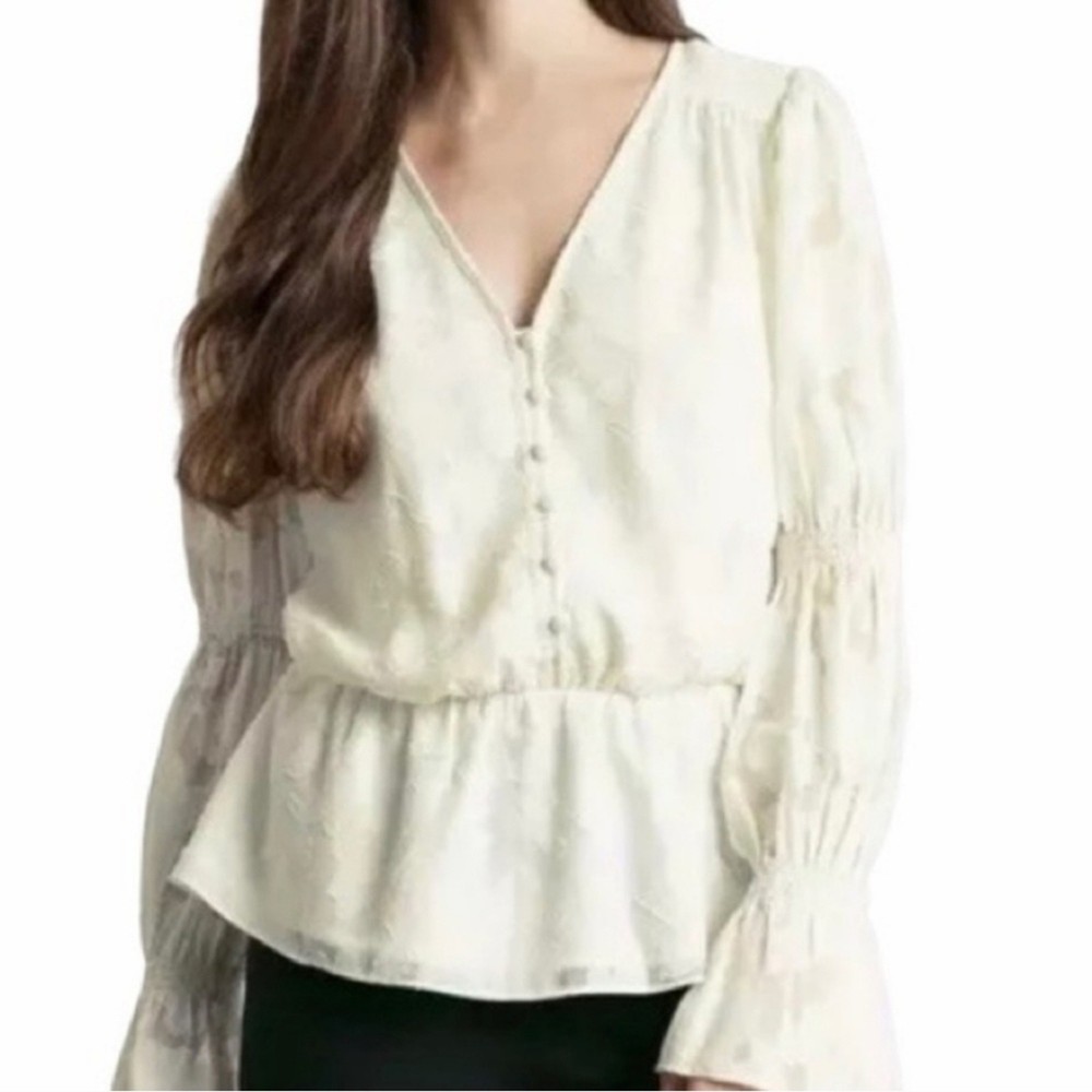 Elizabeth and James Top Size L White Floral