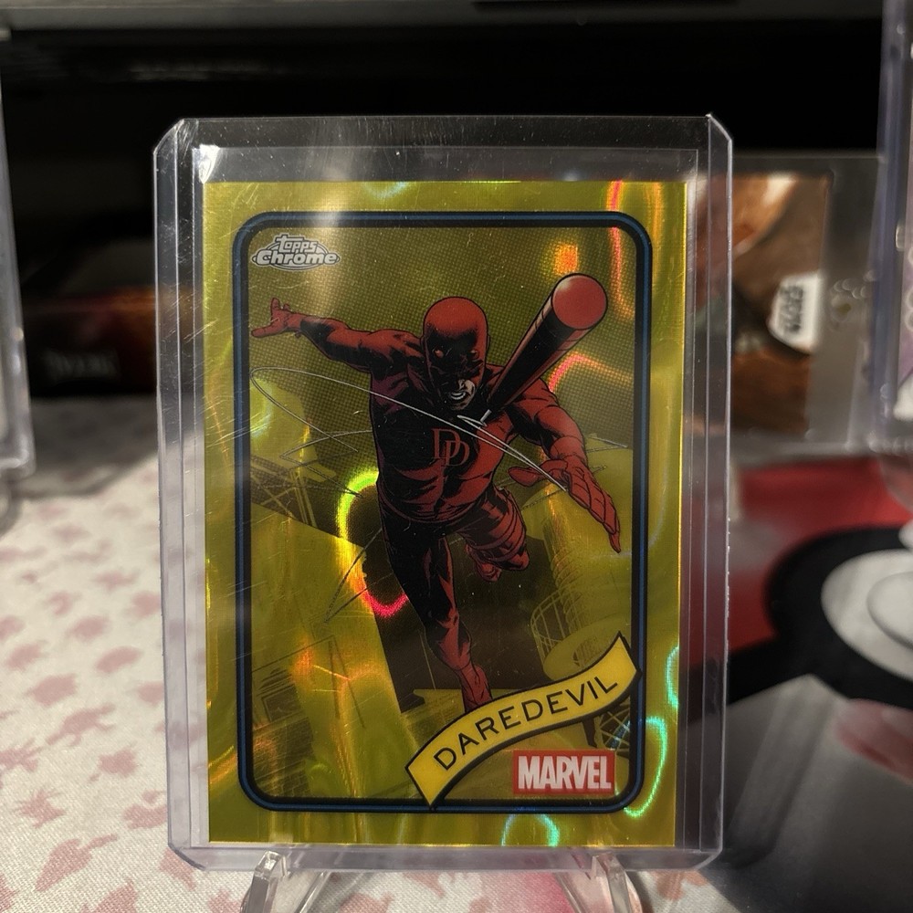 2025 Topps Chrome Marvel Daredevil Yellow Lava