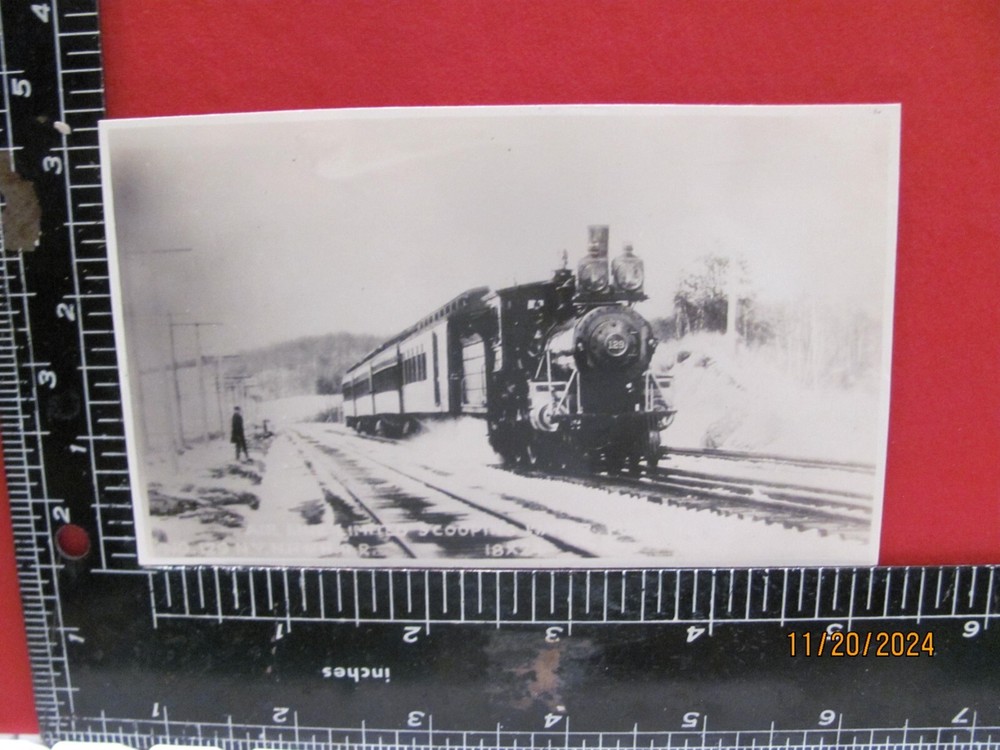 NEW YORK & NEW ENGLAND RAILROAD LOCOMOTIVE #129 ORIGINAL ACTION PHOTO w TRAIN