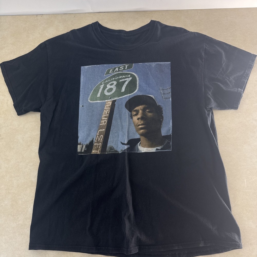 Snoop Dogg Tee shirt Black size XL brand Snoop Dogg Short Sleeve 187 Graphic