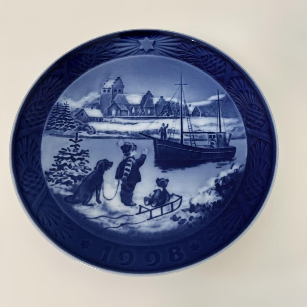 Royal Copenhagen 1998 Year Plate Used Collector's Item