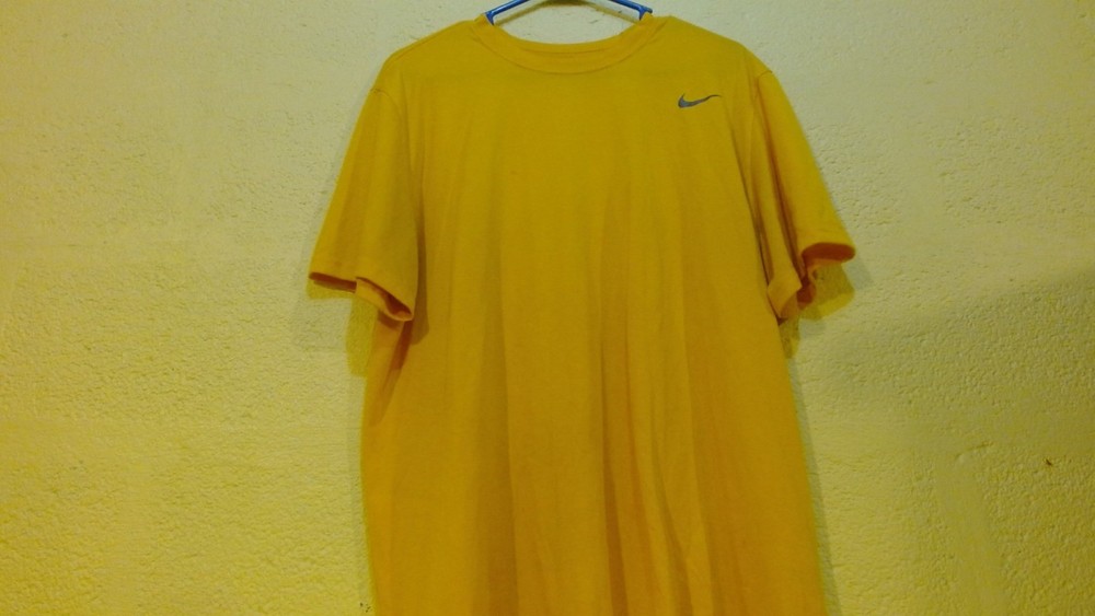 Nike Tee Dri-Fit Men's T-Shirt Size XL Color Yellow