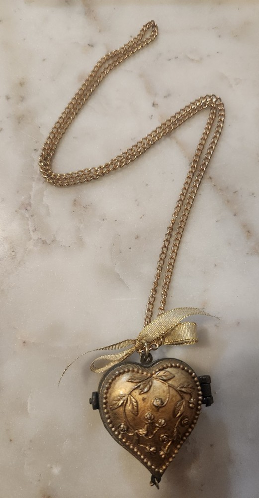 Vintage Gold Brass Tone Floral Engraved Heart Locket Necklace