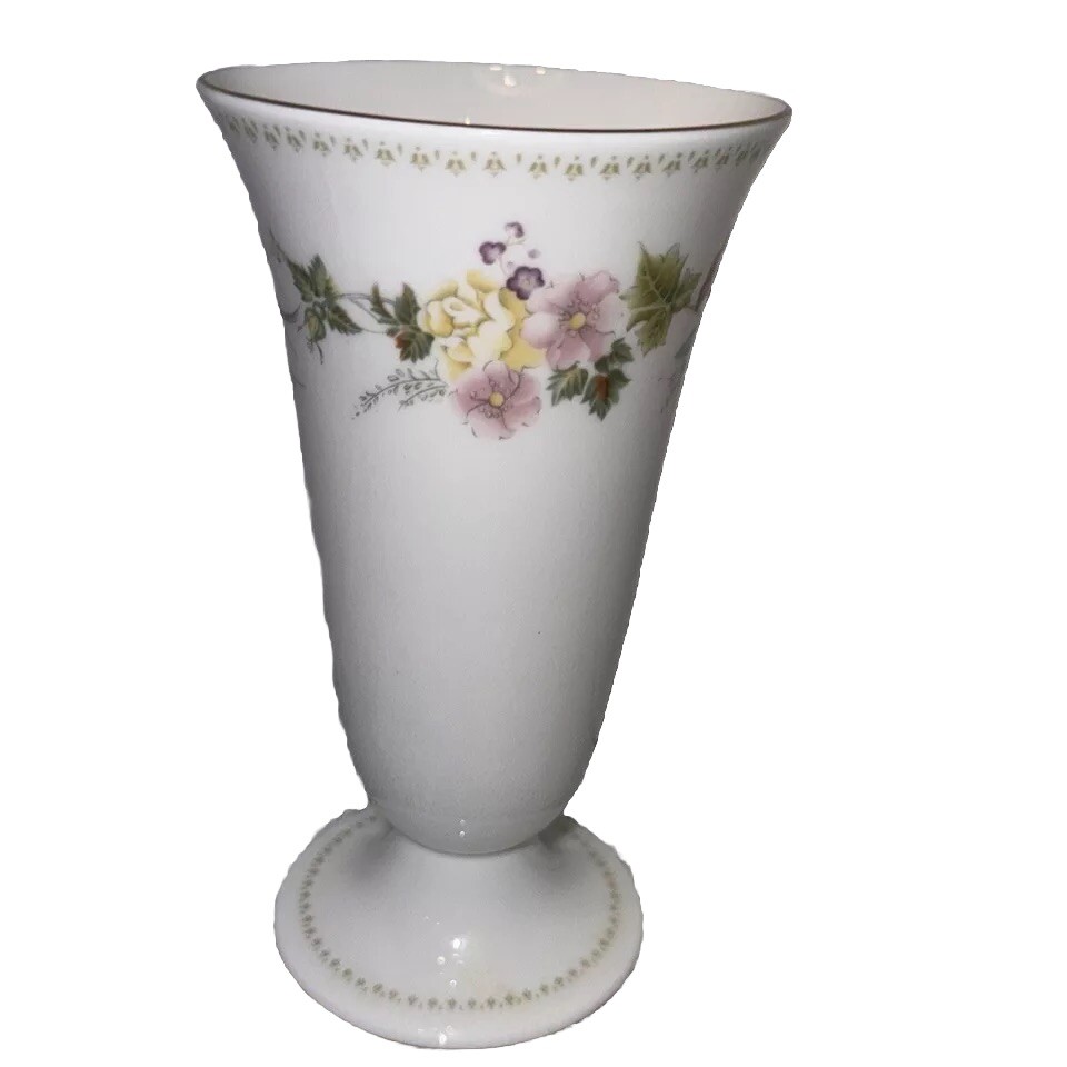 Wedgwood Bone China England Mirabelle bone Floral footed Bouquet vase 7