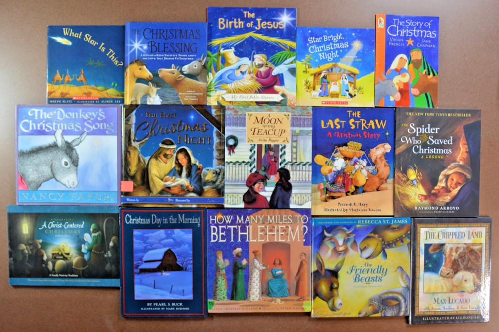 Lot 15 Nativity Christmas Story Picture Books Religious Jesus Stable Giving M1