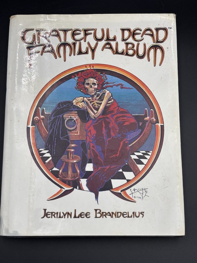 Grateful Dead Family Album Vintage  Printing  1989 Hardback Book