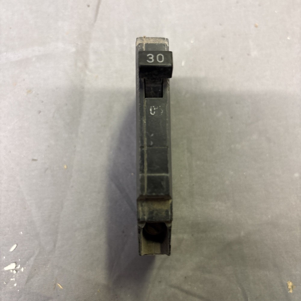 GE Circuit Breaker 30 Amps Space Saver Thin Single Pole THQP130