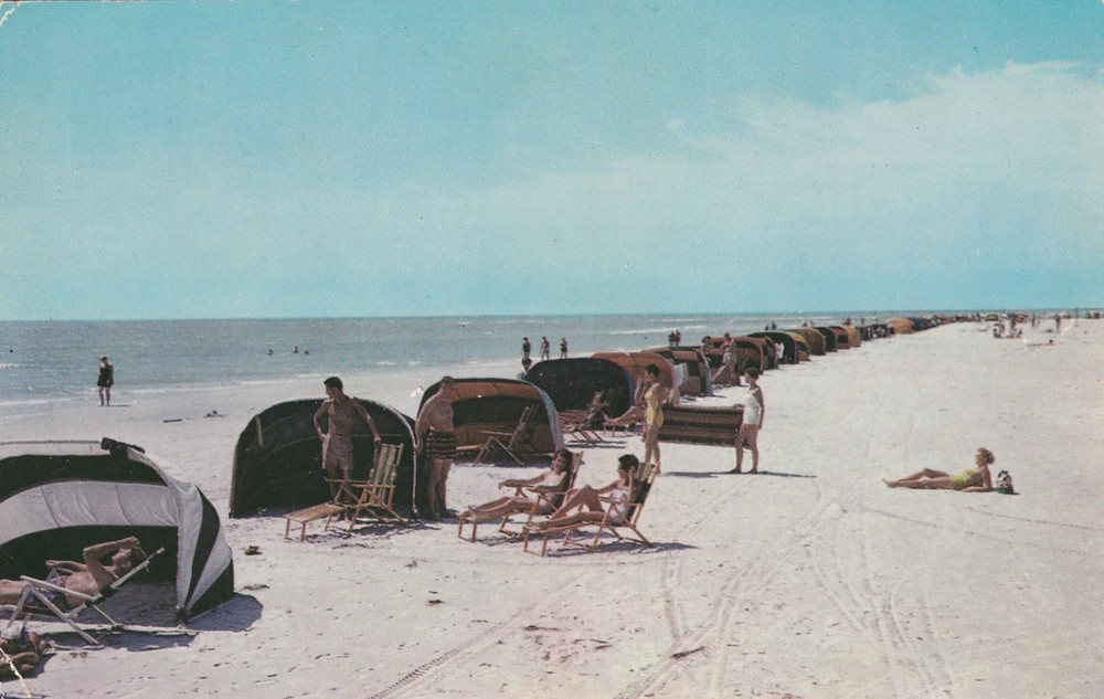 Gulf Winds Villas & Apartmemnts Beach Scene St Petersburg Florida Postcard A8029