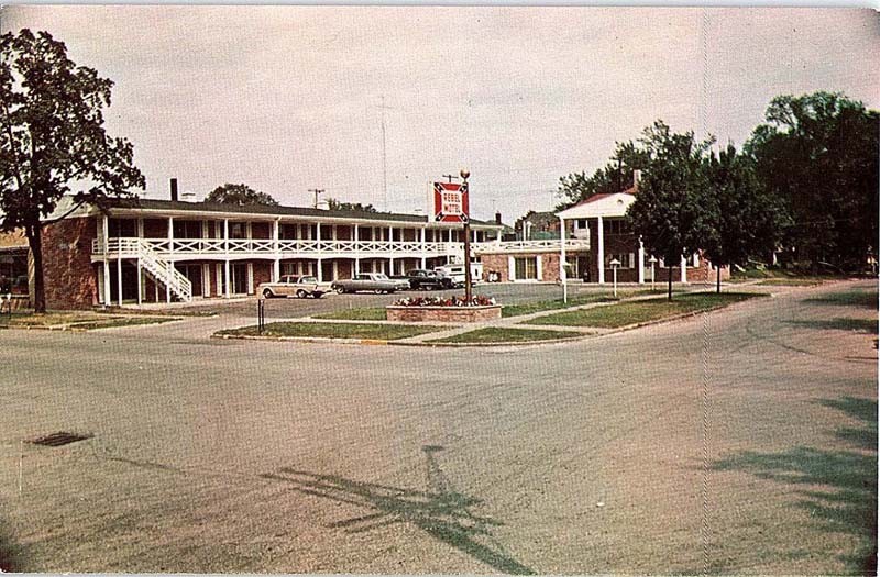 Postcard MOTEL SCENE Iowa City Iowa IA m/09 AI7504