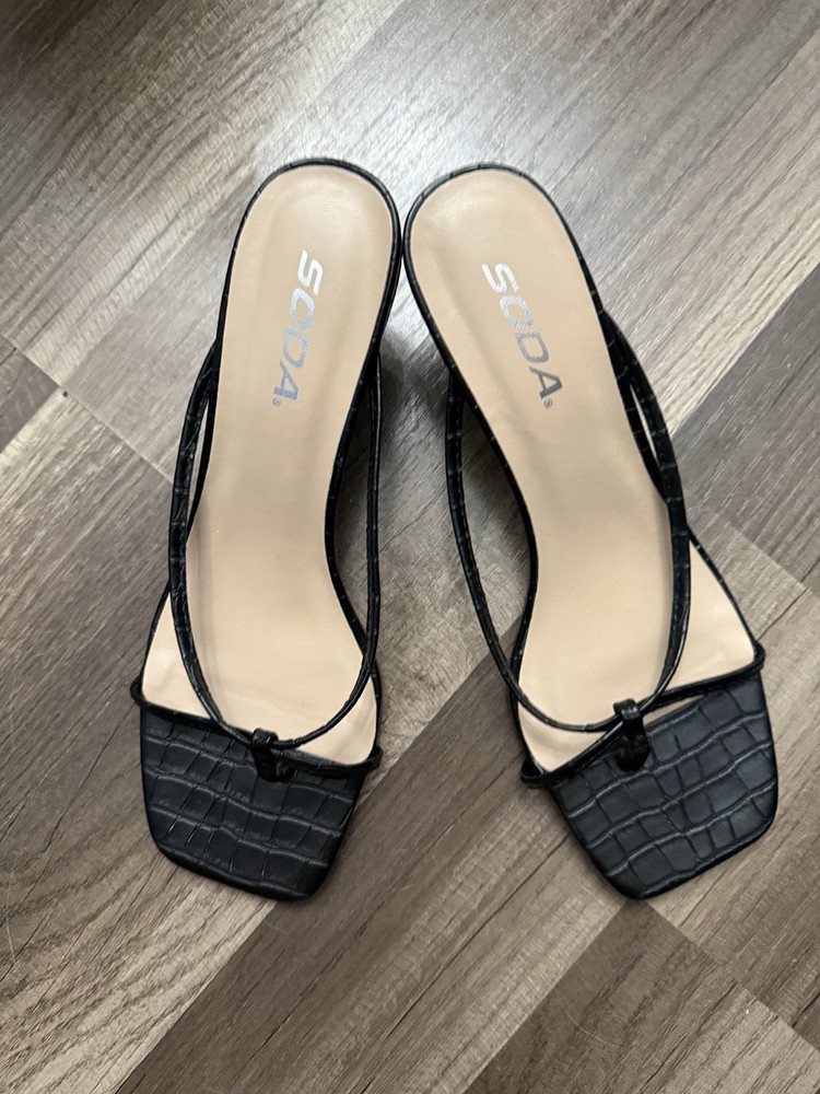 Black Kitten Heels Size 8