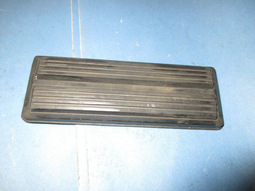 PASTILLA DE PEDAL DE FRENO N.O.S.66-74 DARDO, CARGADOR, DEMON, ROAD RUNNER, GTX, SWINGER, FURY 357