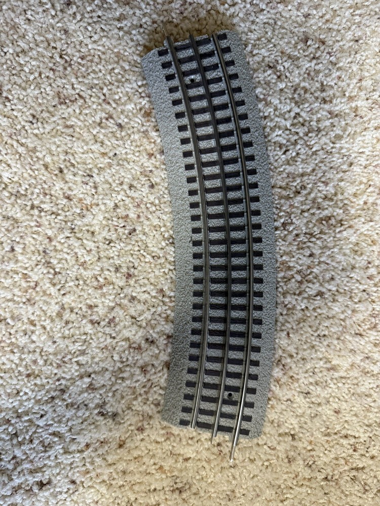 LIONEL FASTRACK 048 CURVE TRAIN TRACK SECTION fast 3 rail curved 48 6-12043 NEW