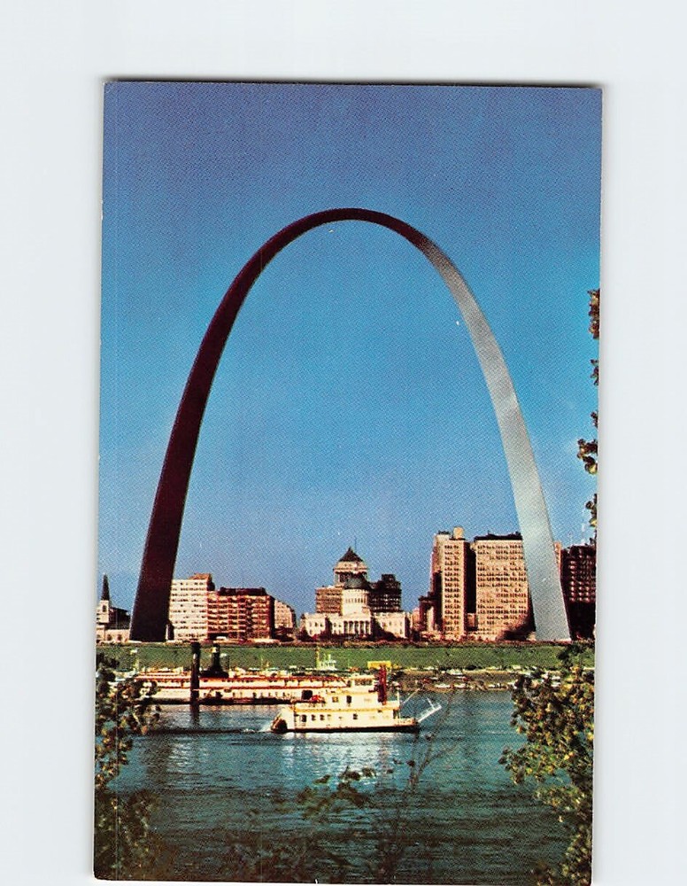 Postcard Gateway Arch & St. Louis Waterfront Missouri USA